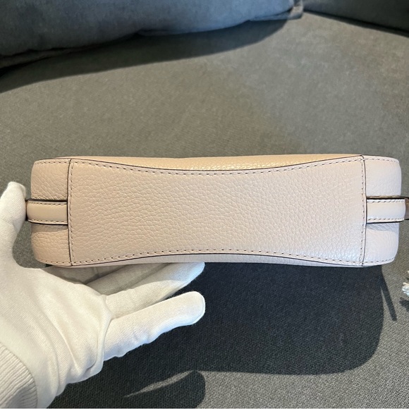 ✨SOLD✨Michael Kore Cross body bag - Picture 9 of 9